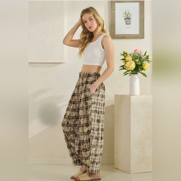 Oli & Hali Plaid Brown Pants - Picture 2 of 7